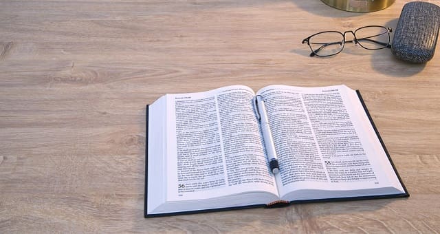 बाइबल के सत्य पहले ही पूर्ण हैं। परमेश्वर में हमारी आस्था के लिए हमारे पास बाइबल का होना काफी है।हमें और कोई नये वचन नहीं चाहिए!